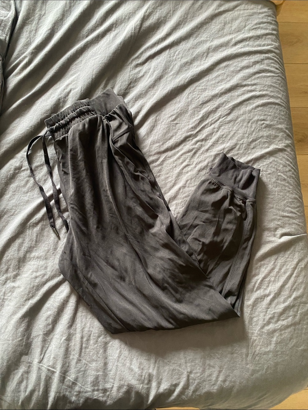 Womens Calia Relaxed Drawstring Jogger Pants - Gray/Black